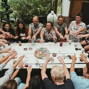 Bed & Breakfast Surf Camp San Sebastian Partyhostel, Aia